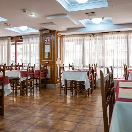 Отель Alda Centro